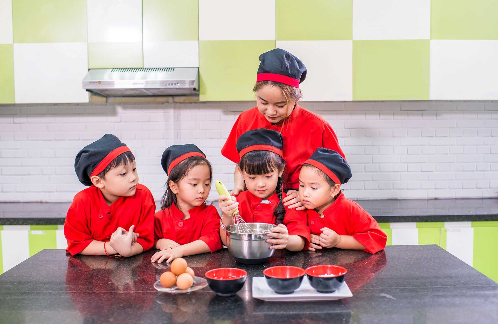 Mô hình hướng nghiệp “Bếp trưởng nhí” dành cho các bé